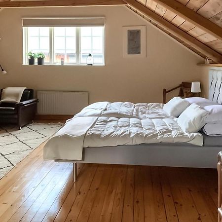 2 Bedroom Awesome Home In Vaestervik Extérieur photo